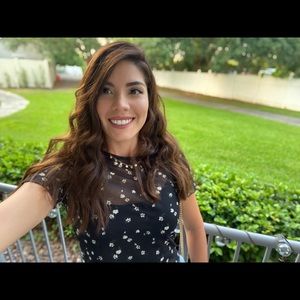 Meet your Posher, Andrea